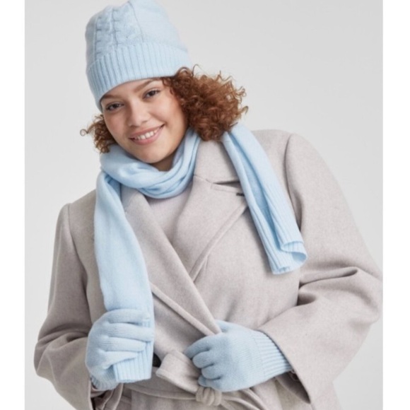 NEW Charter Club Cashmere Hat, Gloves & Scarf Boxed Gift Set Light - Picture 2 of 6